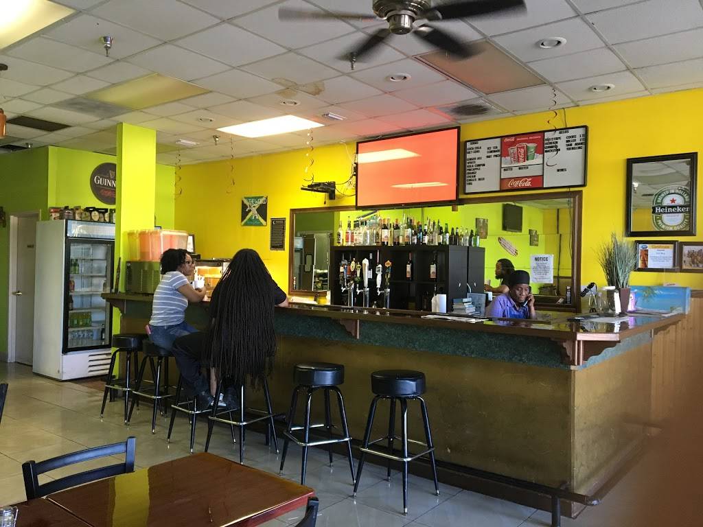 Irie Bay Jamaican Cuisine | restaurant | 10041 E Adamo Dr, Tampa, FL 33619, USA | 8135706929 OR +1 813-570-6929