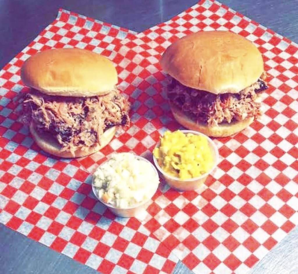 Rileys Smokehouse | restaurant | 906 E Deyoung St, Marion, IL 62959, USA | 6189971369 OR +1 618-997-1369