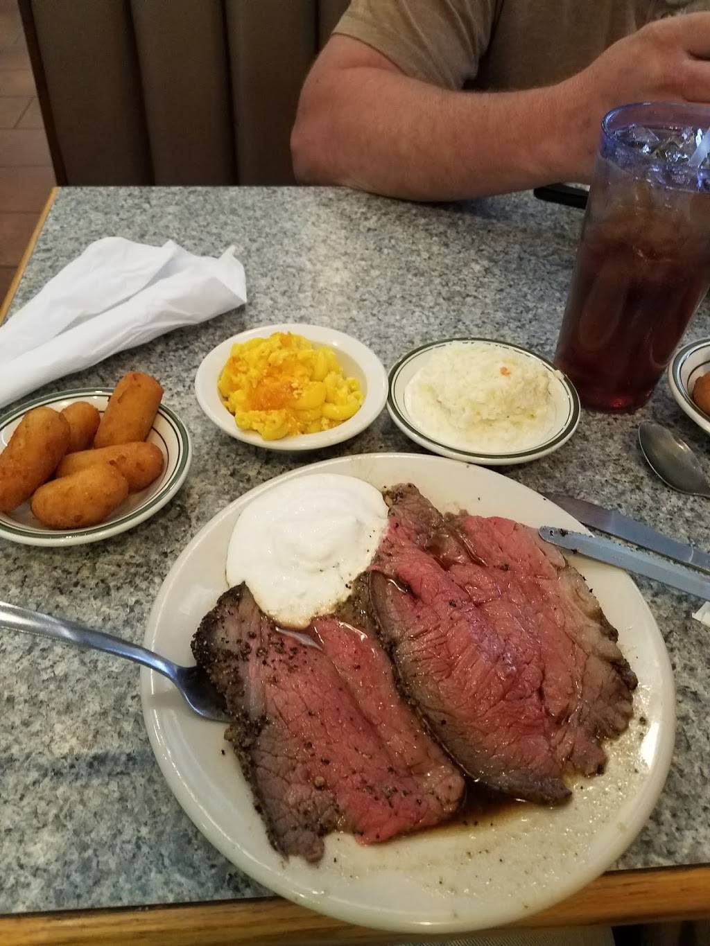 Circle B Ranch BBQ | restaurant | New, 649 Airport Rd, Fletcher, NC 28732, USA | 8286872323 OR +1 828-687-2323