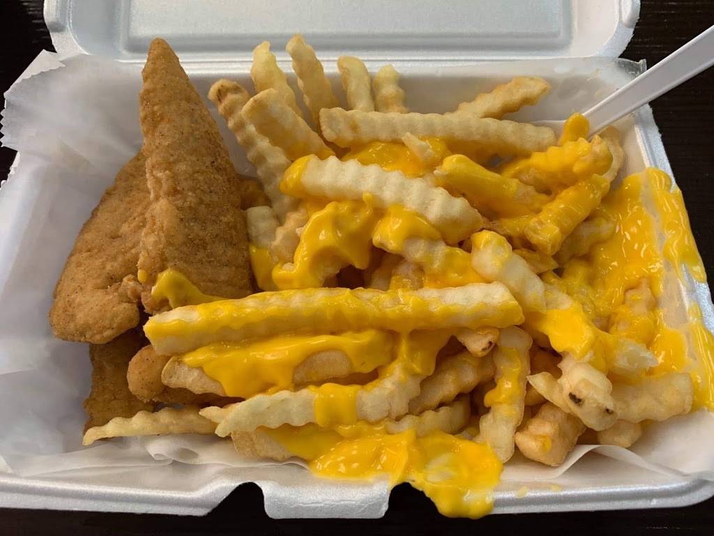 Wing Master | restaurant | 3125 N University St, Peoria, IL 61604, USA | 3096431388 OR +1 309-643-1388