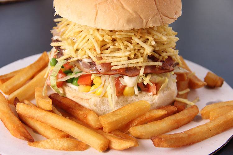 Lake Williams Pizza | restaurant | 270 W Main St, Marlborough, MA 01752, USA | 5084852666 OR +1 508-485-2666