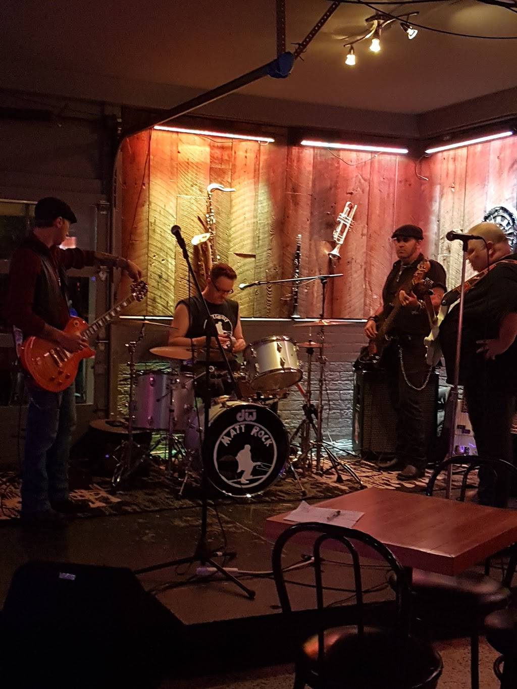 Le St-Laurent | restaurant | 283 Rue Notre-Dame, Repentigny, QC J6A 2R8, Canada | 4505815651 OR +1 450-581-5651