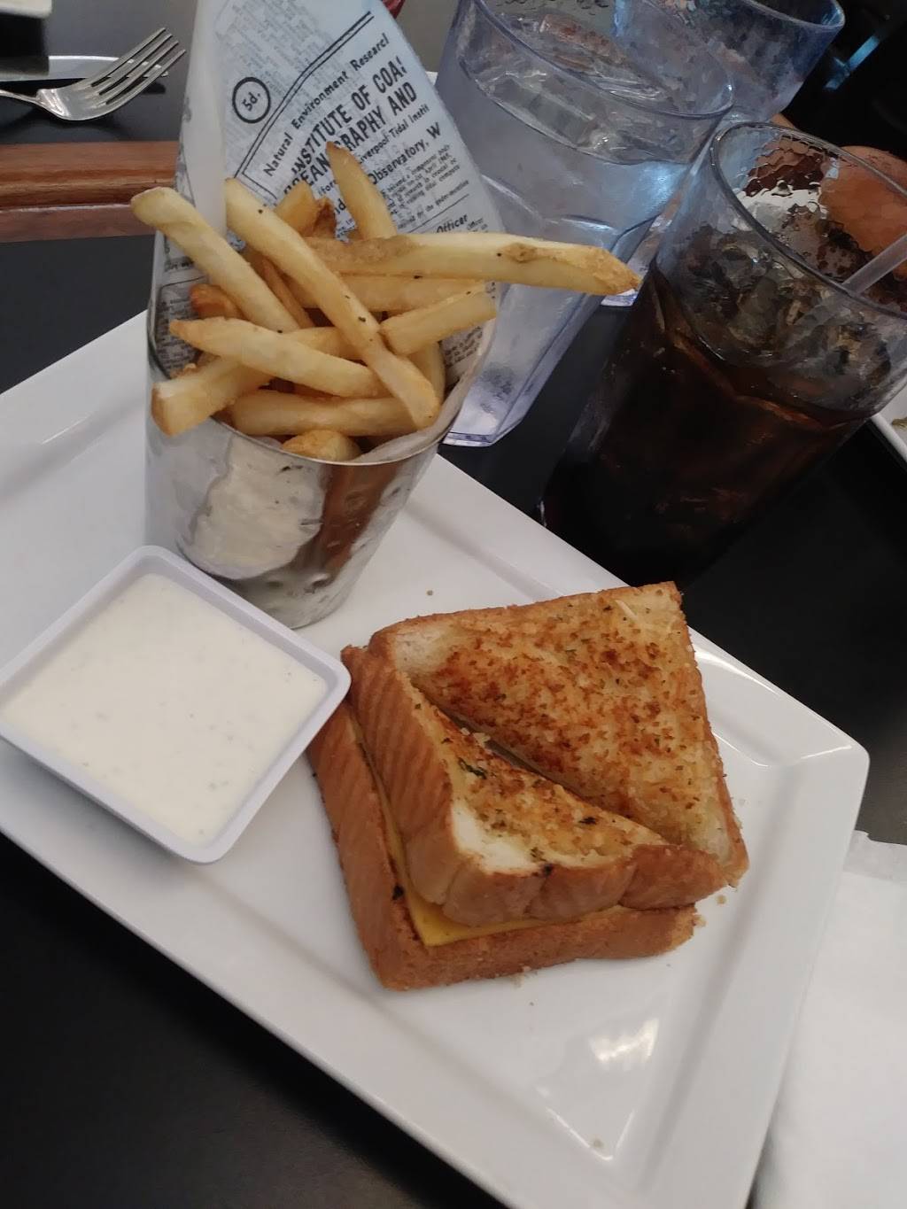 Smokewood American Grill | restaurant | 1 Airport Blvd, Bentonville, AR 72712, USA | 4792039305 OR +1 479-203-9305