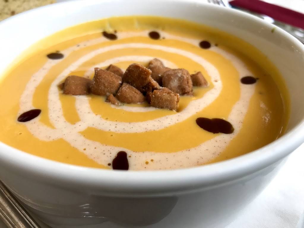 Tonys Town Square Restaurant | restaurant | 1365 W Monorail Way, Orlando, FL 32830, USA | 4078246311 OR +1 407-824-6311