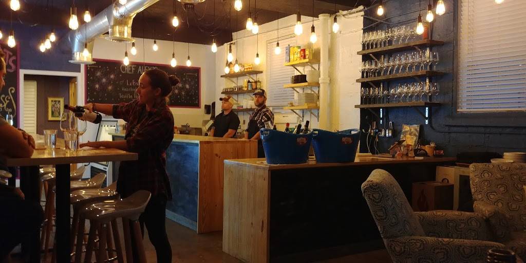 Lolitas Wine Market | restaurant | 16 18th St S, St. Petersburg, FL 33712, USA | 7275050503 OR +1 727-505-0503