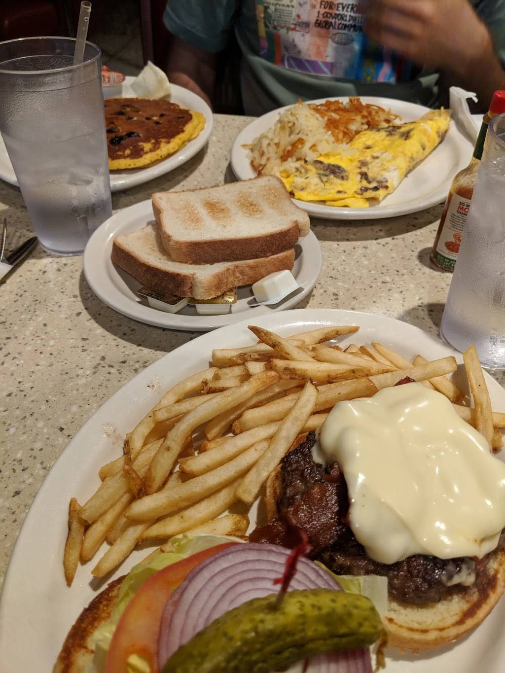 Broad Street Diner | restaurant | 1135 S Broad St, Philadelphia, PA 19147, USA | 2158253636 OR +1 215-825-3636