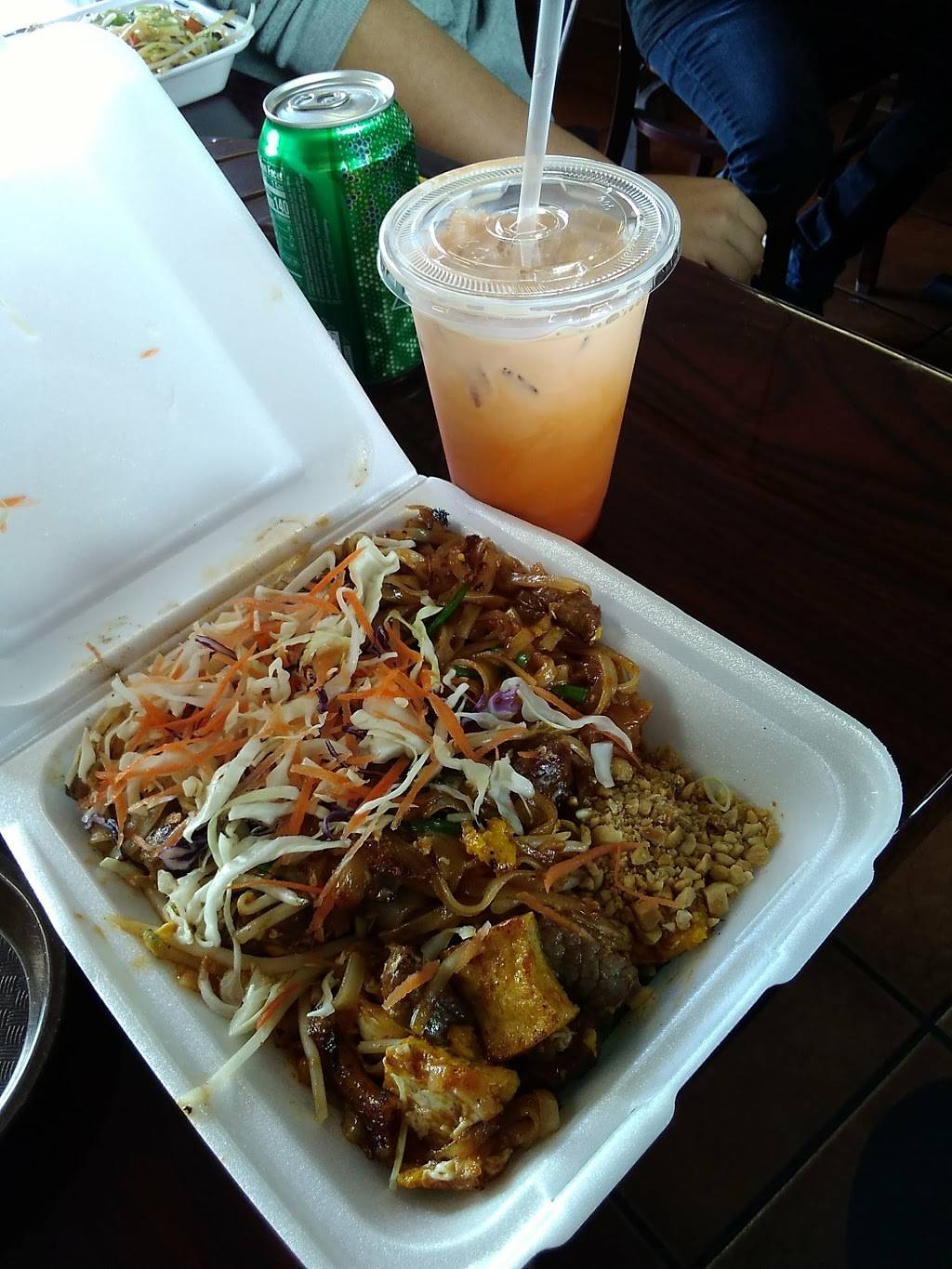 Thai Kitchen | restaurant | 2000 Marengo St, Los Angeles, CA 90033, USA | 3232212873 OR +1 323-221-2873