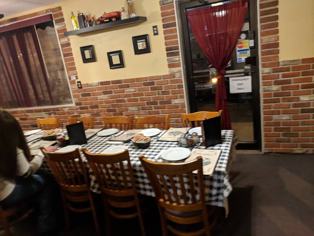 Rossinis | restaurant | 62 W High St, East Hampton, CT 06424, USA | 8602671106 OR +1 860-267-1106