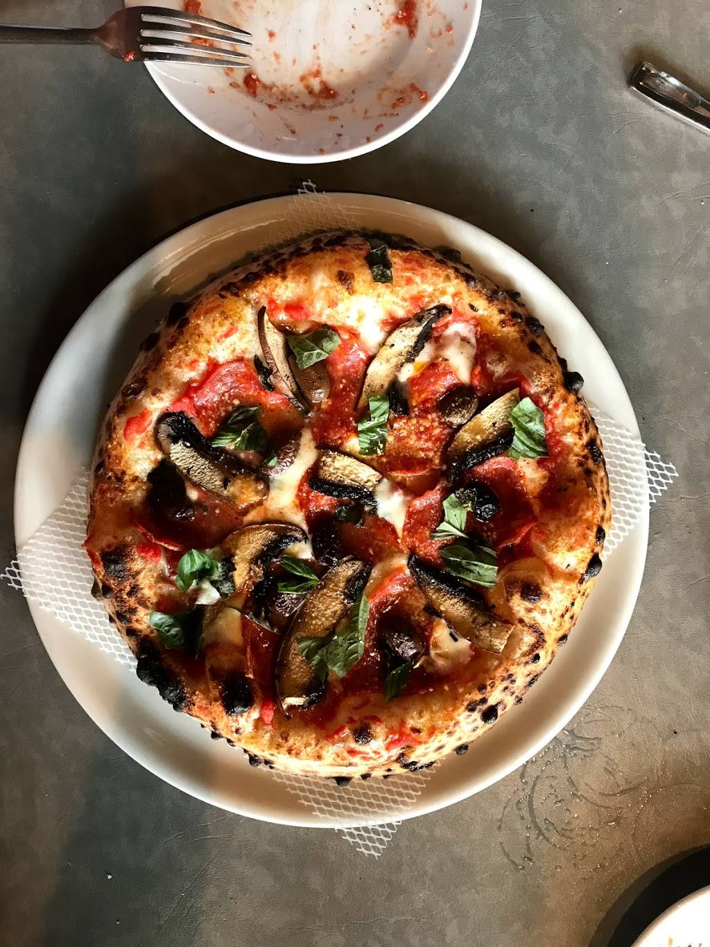 Giuseppes Pizza | restaurant | 1000 Eagle Ridge Dr, Schererville, IN 46375, USA | 2193220011 OR +1 219-322-0011