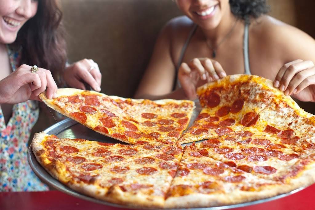 Fat Sullys South Broadway | restaurant | 141 S Broadway, Denver, CO 80209, USA | 3033777900 OR +1 303-377-7900