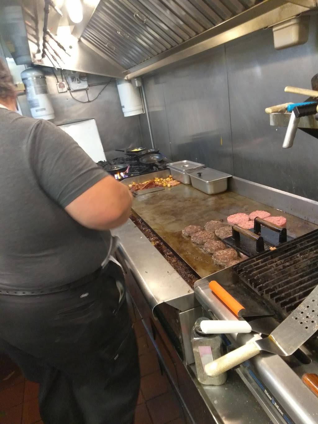 Mels Restaurant | restaurant | New Hampshire 3A-bld 2, 454 Charles Bancroft Hwy, Litchfield, NH 03052, USA | 6034296350 OR +1 603-429-6350