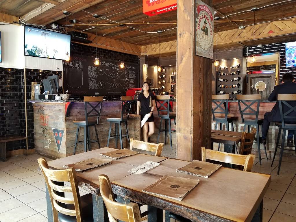 FBI Pizza | restaurant | 2336 Lake Shore Blvd W, Etobicoke, ON M8V 1B6, Canada | 4162510101 OR +1 416-251-0101