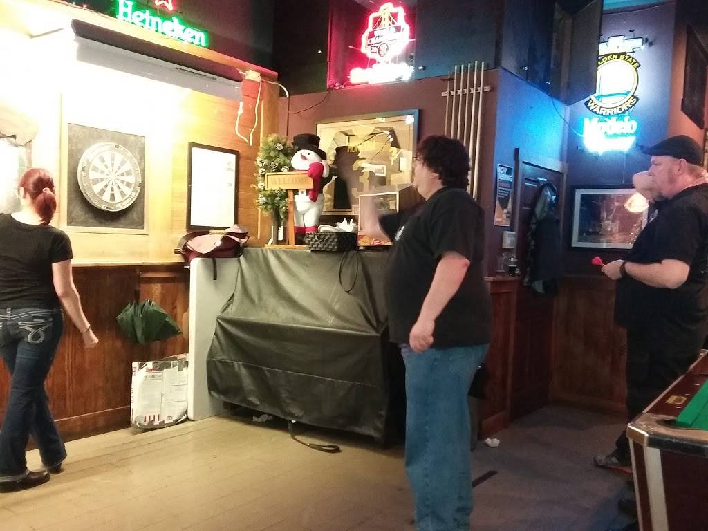 The Four Deuces | restaurant | 2319 Taraval, San Francisco, CA 94116, USA | 4155669122 OR +1 415-566-9122