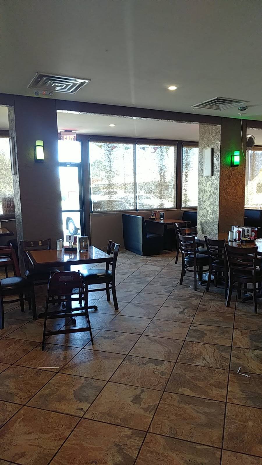 La Cantera Restaurant | restaurant | 815 2nd St, Pleasanton, TX 78064, USA | 8304805156 OR +1 830-480-5156