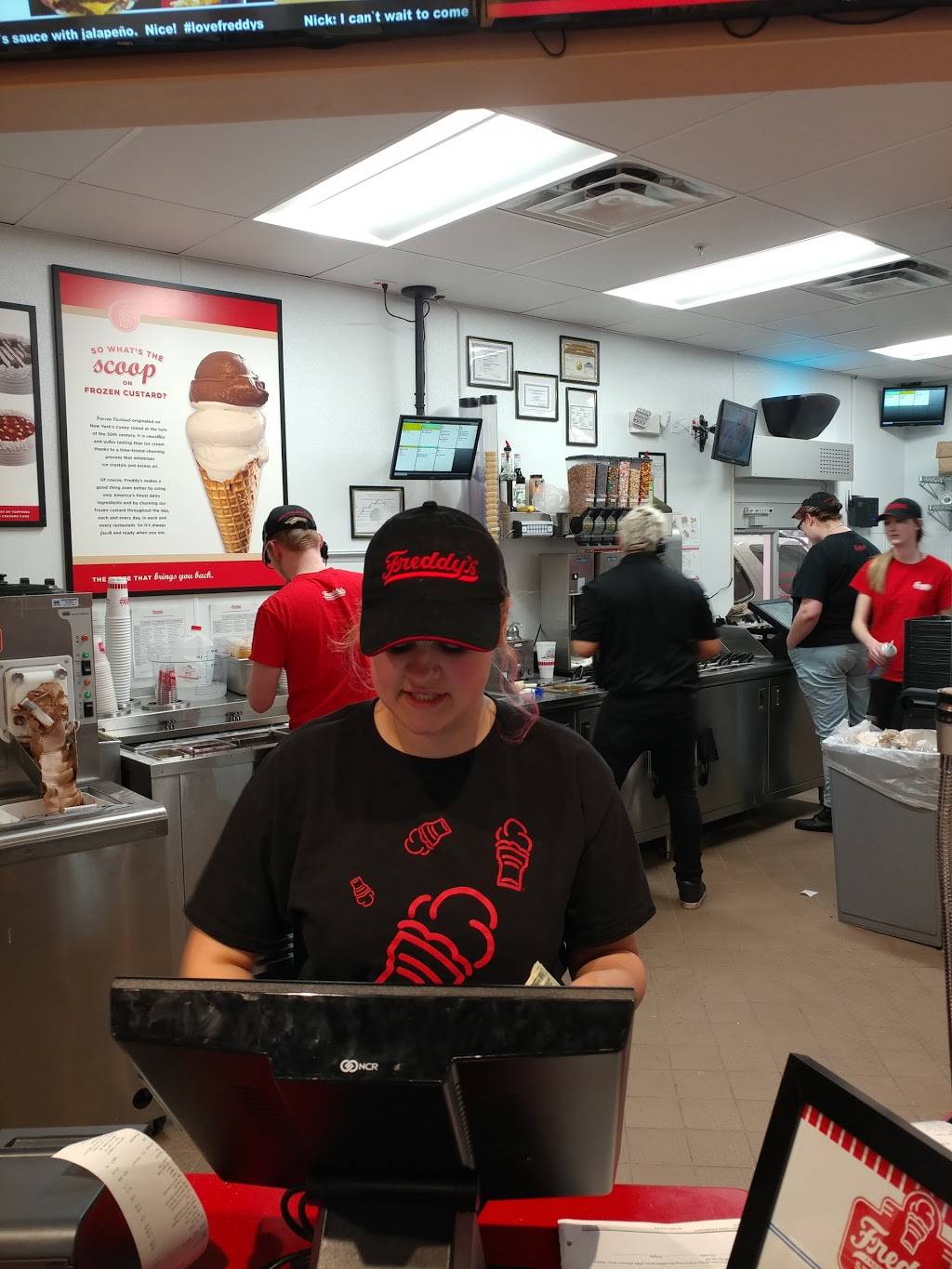 Freddys Frozen Custard & Steakburgers | restaurant | 1146 Draper Pkwy, Draper, UT 84020, USA | 8015715252 OR +1 801-571-5252