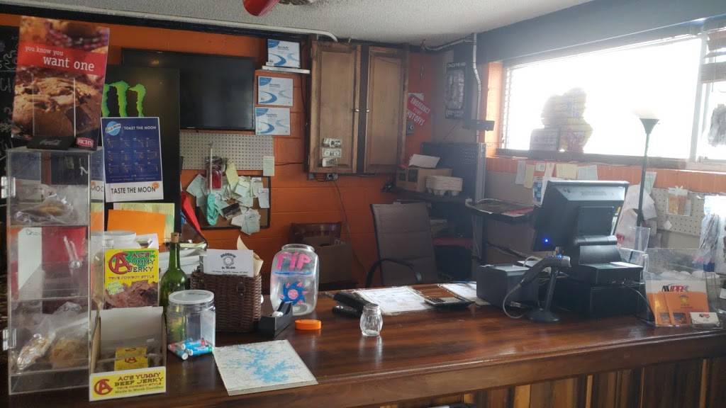 Sashas On The Lake | restaurant | 7774 Hudson Chapel Rd, Catawba, NC 28609, USA | 8282411385 OR +1 828-241-1385