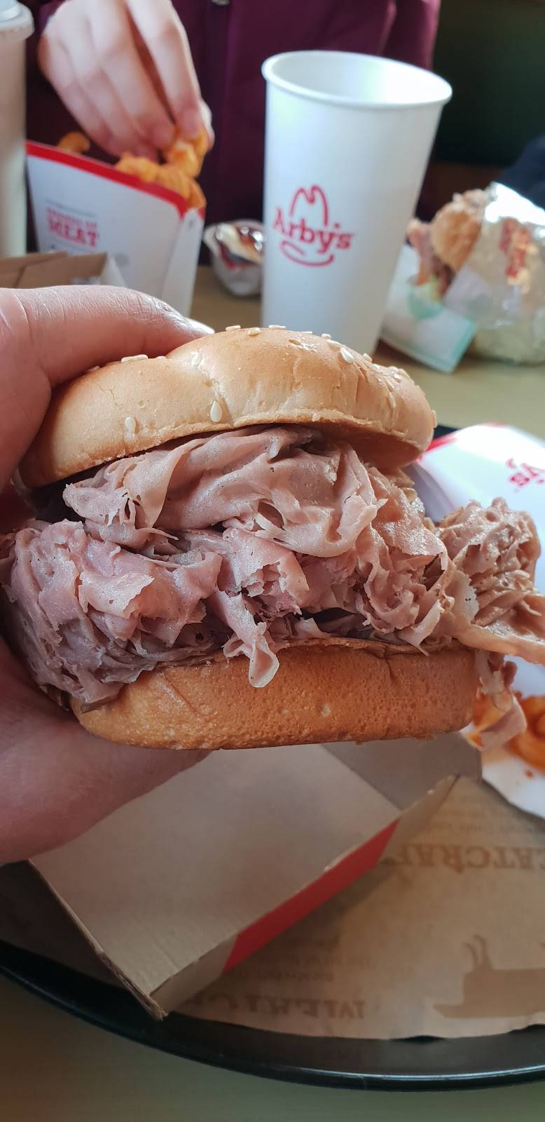 Arbys | restaurant | 4135 Fairview St, Burlington, ON L7L 2A4, Canada | 9056344883 OR +1 905-634-4883