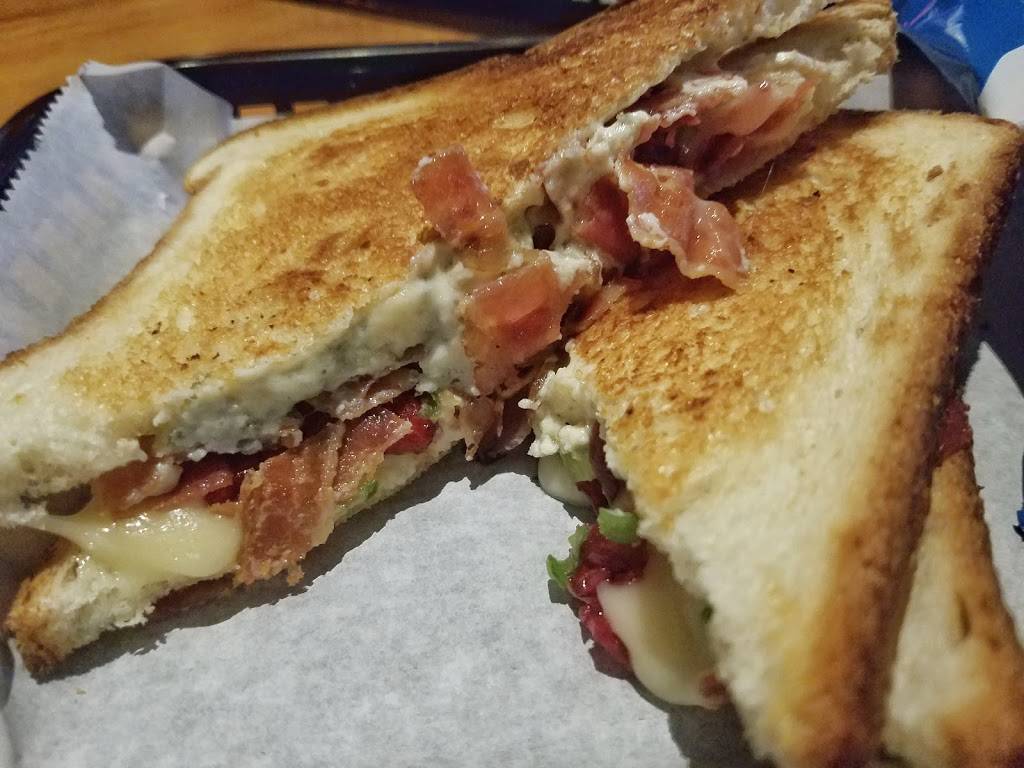 Mack House | restaurant | 9118 W State Rd 84, Davie, FL 33324, USA | 9544745040 OR +1 954-474-5040