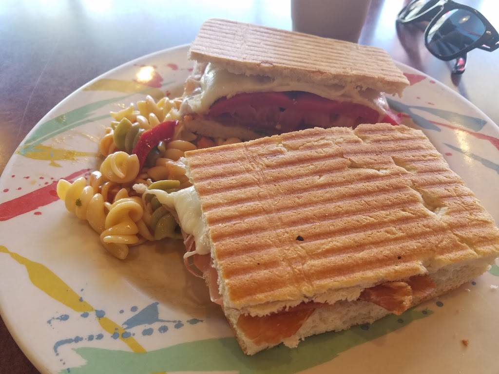 Half Moon Coffee & Grille Cafe | cafe | 50 N Main St, Wallingford, CT 06492, USA | 2032654571 OR +1 203-265-4571