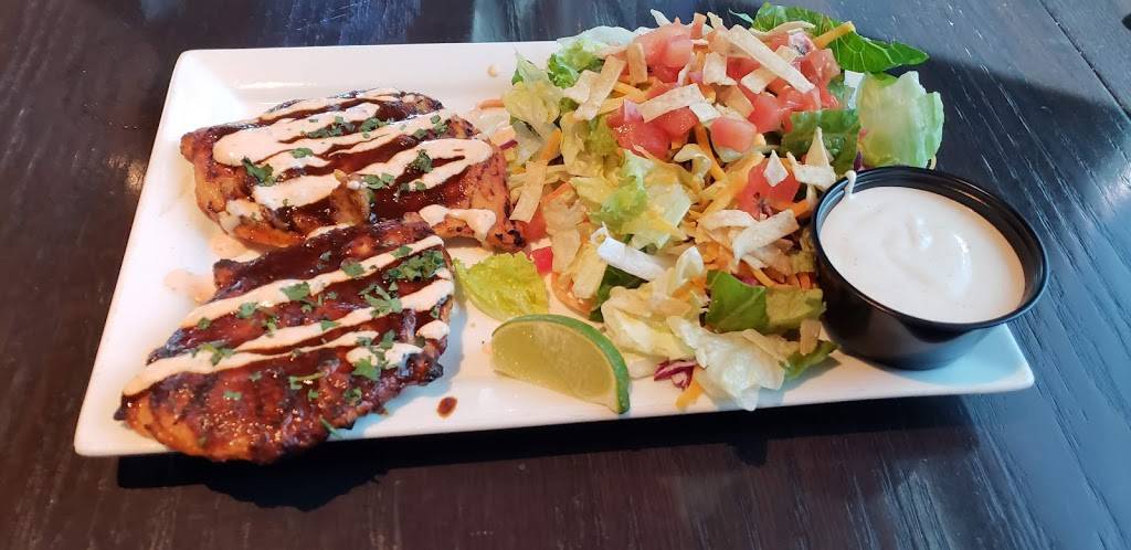 Red Robin Gourmet Burgers and Brews | restaurant | 27063 McBean Pkwy, Valencia, CA 91355, USA | 6612602411 OR +1 661-260-2411