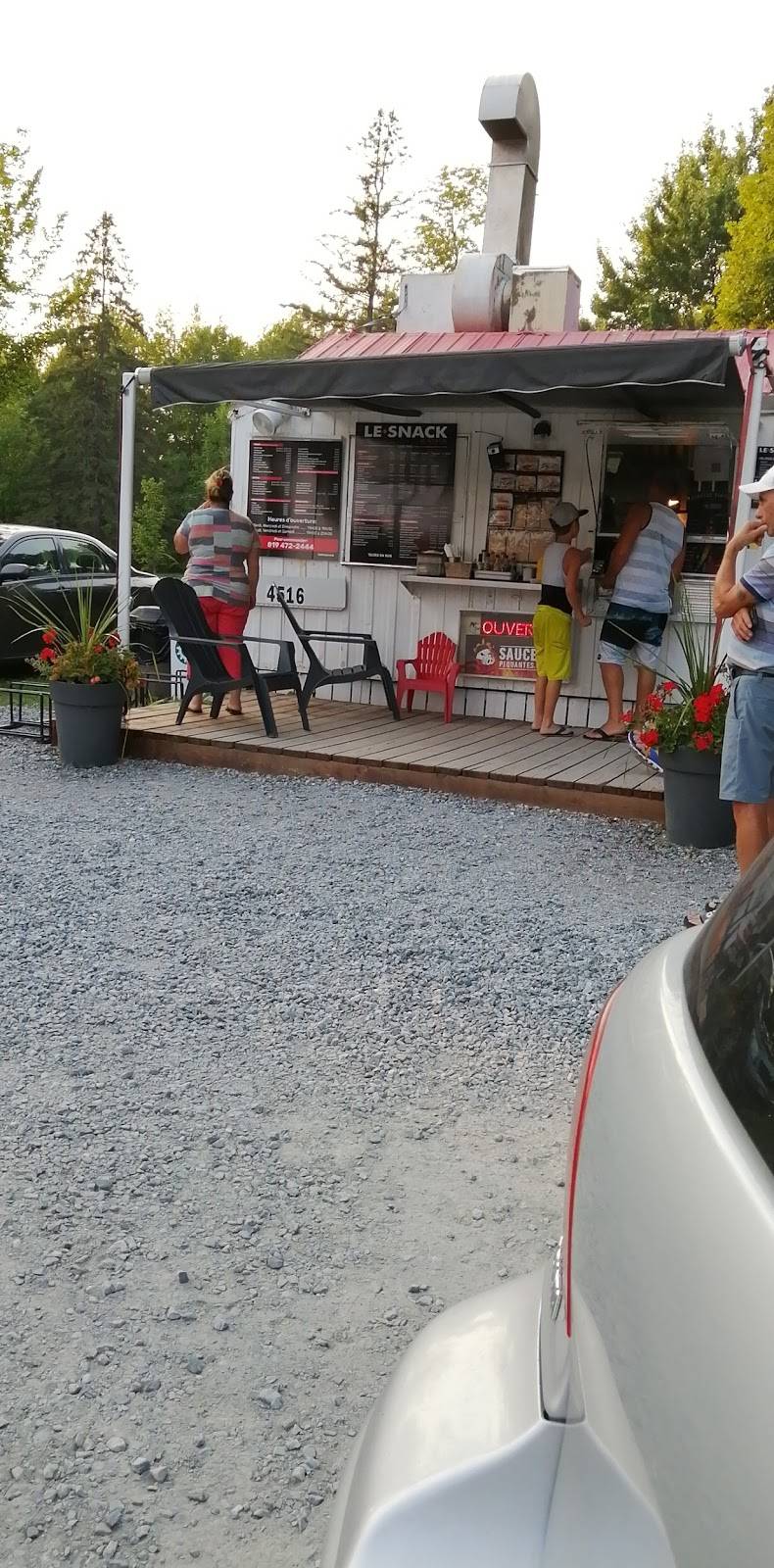 Le snack danick | restaurant | 15-17 Rue Belle Rive, Saint-Nicéphore, QC J2A 1P7, Canada | 8194722444 OR +1 819-472-2444