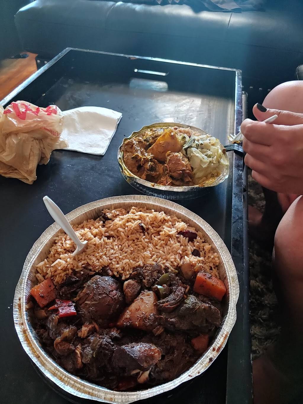 Simmer Jamaican Restaurant, LLC | restaurant | 606 South St, Utica, NY 13501, USA | 3155074015 OR +1 315-507-4015