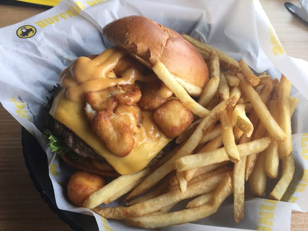 Buffalo Wild Wings | restaurant | 2929 Milton Ave #110, Janesville, WI 53545, USA | 6087419464 OR +1 608-741-9464