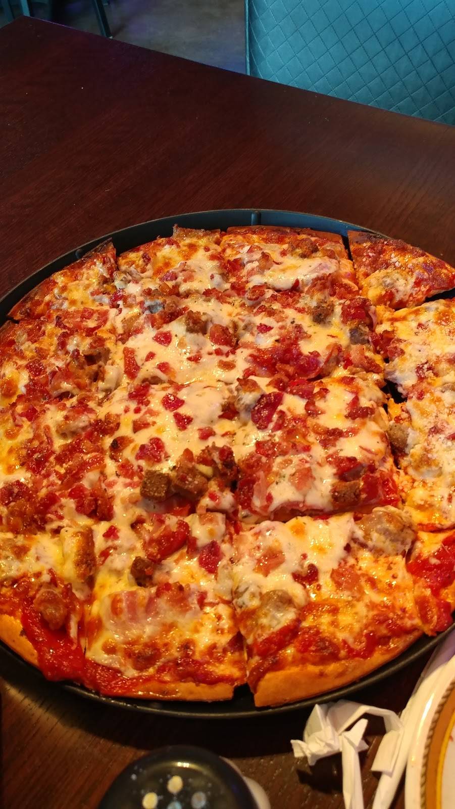 Papa Saverios Pizzeria | restaurant | 1350 E Chicago St #12, Elgin, IL 60120, USA | 2242767272 OR +1 224-276-7272