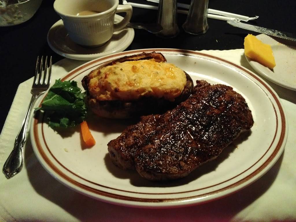 Brass Lantern Steak House | restaurant | 515 Spring Branch Rd, Dunn, NC 28334, USA | 9108926309 OR +1 910-892-6309