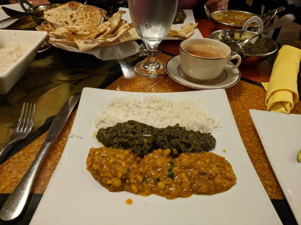 Singhs Cafe | restaurant | 312 Washington St, Wellesley Hills, MA 02481, USA | 7812351666 OR +1 781-235-1666