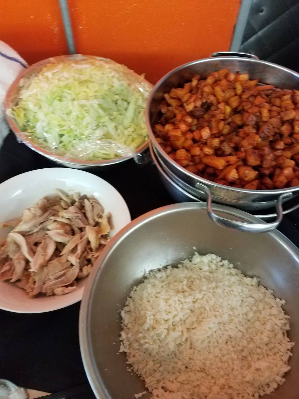 Taqueria Tecoman | restaurant | 106 E Lake Ave, Watsonville, CA 95076, USA | 8317681443 OR +1 831-768-1443