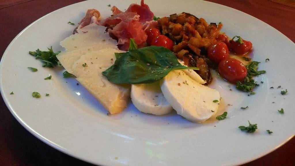 Vitos Italian Restaurant | restaurant | 2258 Golden Gate Dr, Greensboro, NC 27405, USA | 3363700084 OR +1 336-370-0084