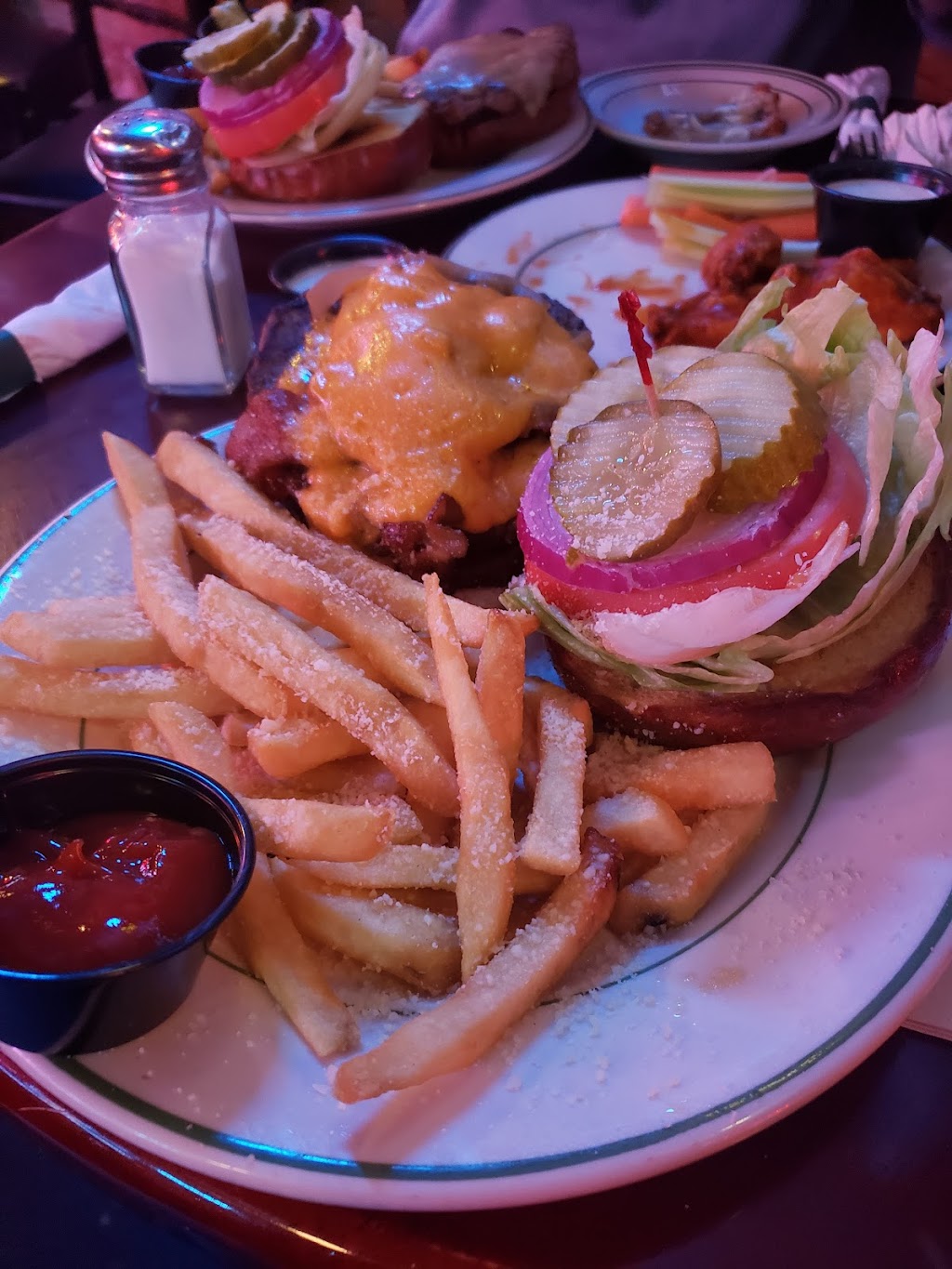 Third Rail Tavern | restaurant | 1133 W Madison St, Chicago, IL 60607, USA | 3124329107 OR +1 312-432-9107