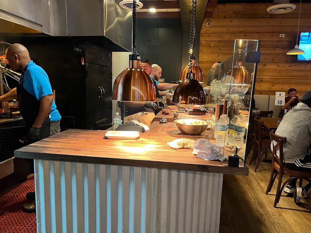 Izzys Brooklyn Smokehouse - Miami | restaurant | 3585 NE 207th St, Aventura, FL 33180, USA | 3056907103 OR +1 305-690-7103