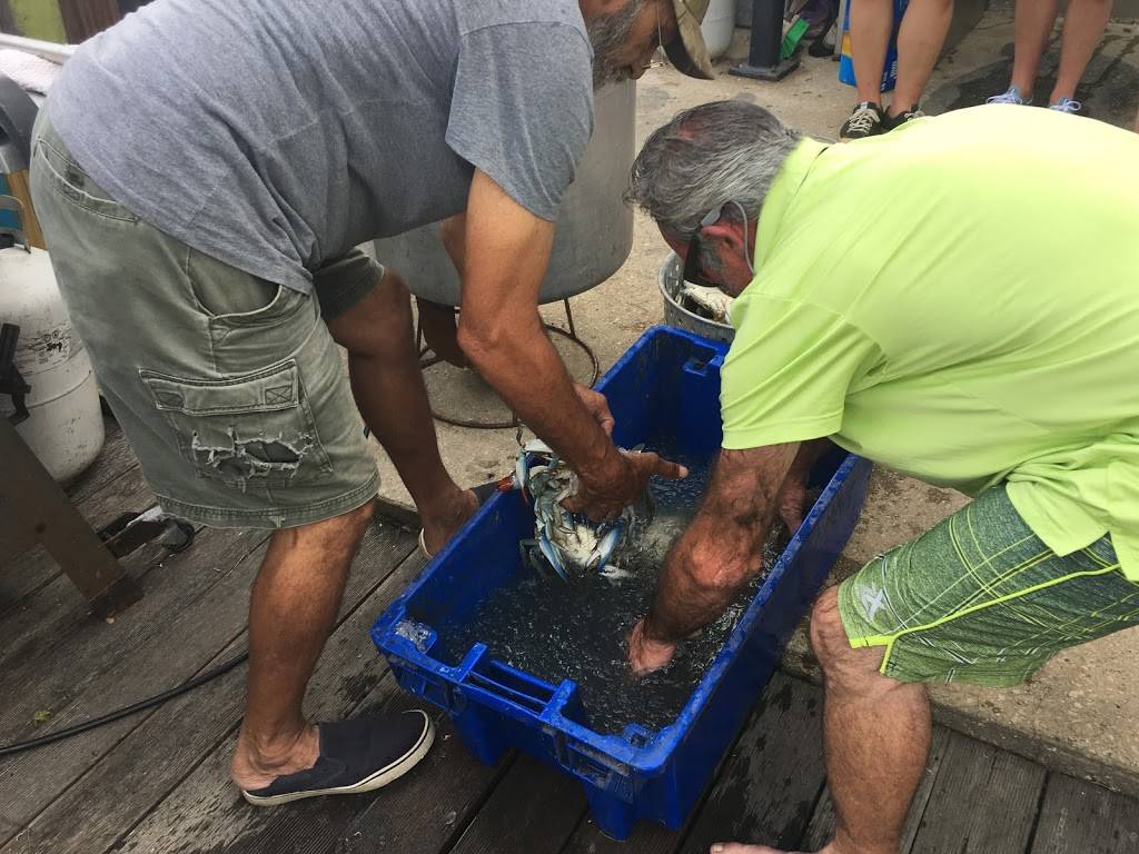 Captain dREs Crabbin Experience | restaurant | 2471 Paris Rd, New Orleans, LA 70129, USA | 5043399072 OR +1 504-339-9072