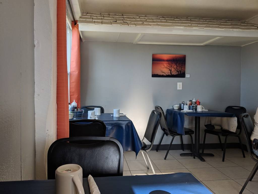 Lighthouse Cafe | restaurant | 735 Frankfort Ave, Elberta, MI 49628, USA | 2313525273 OR +1 231-352-5273