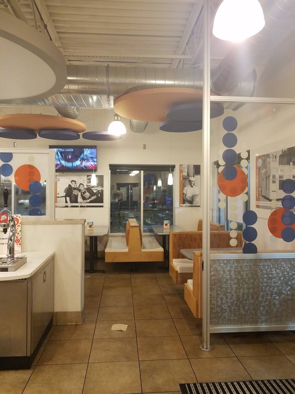 White Castle | restaurant | 700 W Broadway, Louisville, KY 40202, USA | 5025841531 OR +1 502-584-1531