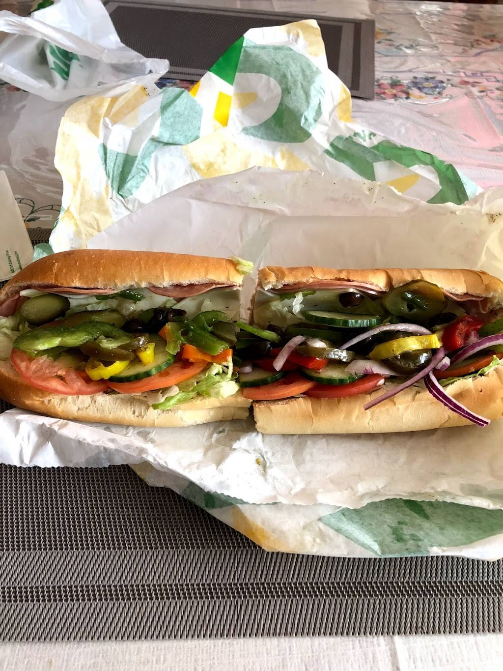 Subway | restaurant | 4545 Kingston Rd, Scarborough, ON M1E 2P1, Canada | 4167242400 OR +1 416-724-2400