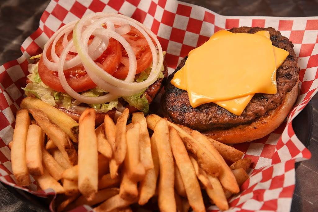 Sammys Tap & Grill | restaurant | 2235 Avent Ferry Rd, Raleigh, NC 27606, USA | 9197553880 OR +1 919-755-3880