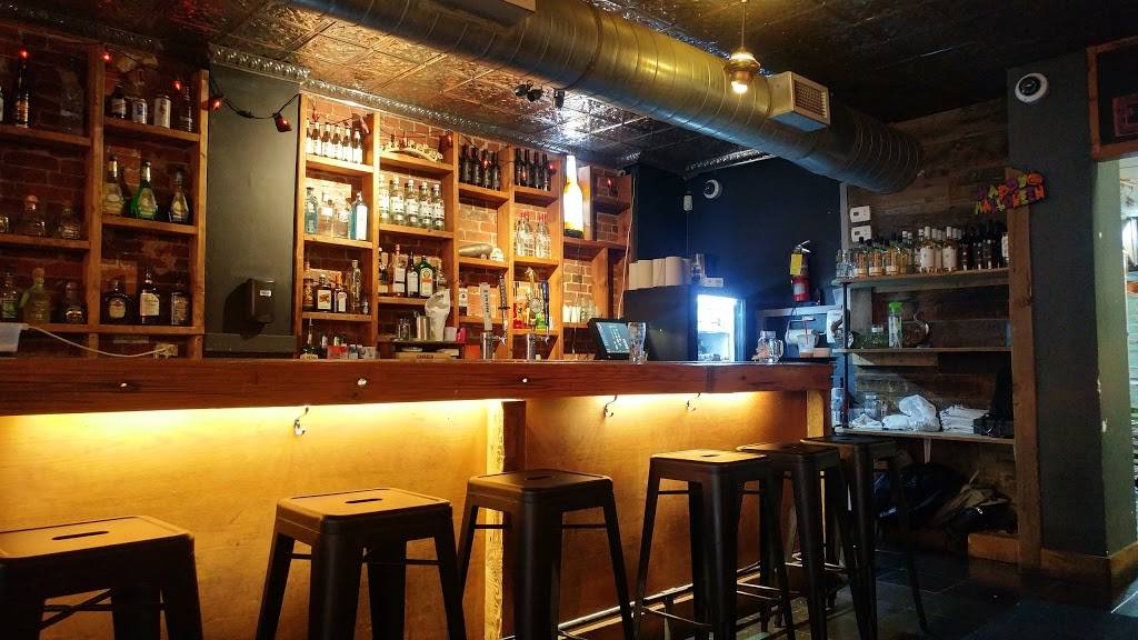 Sukhothai | restaurant | 1442 Dundas St W, Toronto, ON M6J 1Y6, Canada | 4167922432 OR +1 416-792-2432