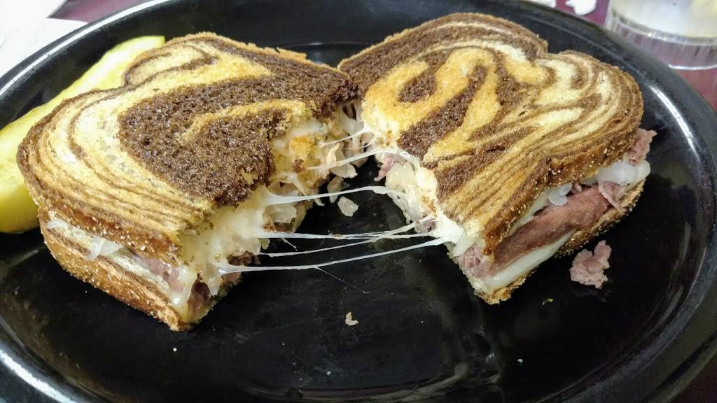 Clouds Country Cooking | restaurant | 1028 N College St #8, Harrodsburg, KY 40330, USA | 8597340086 OR +1 859-734-0086