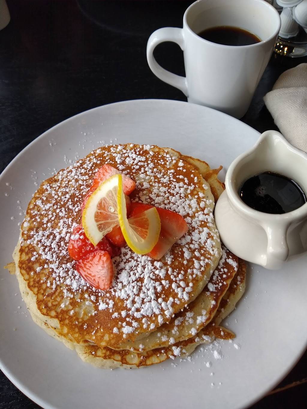 One-Eyed Bettys | restaurant | 175 W Troy St, Ferndale, MI 48220, USA | 2488086633 OR +1 248-808-6633