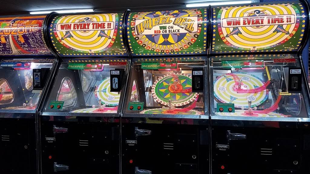 Salem Fun Center | restaurant | 520 E Pershing St, Salem, OH 44460, USA | 3303324455 OR +1 330-332-4455