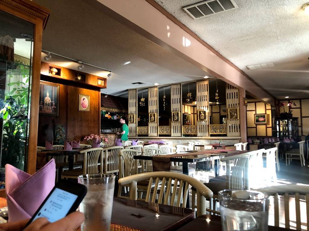 Jhanthong Banbua | restaurant | 2400 Mendocino Ave, Santa Rosa, CA 95403, USA | 7075288048 OR +1 707-528-8048