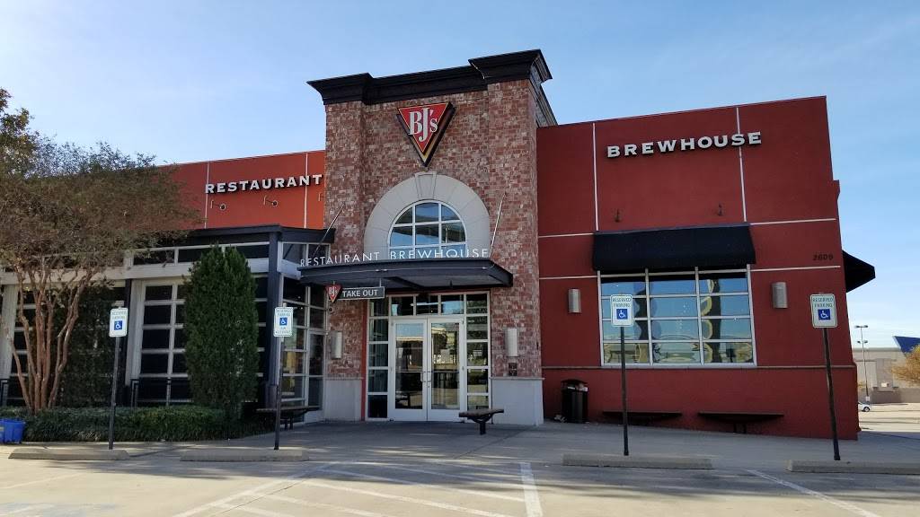 BJs Restaurant & Brewhouse | restaurant | 2609 S Stemmons Fwy, Lewisville, TX 75067, USA | 9724599700 OR +1 972-459-9700