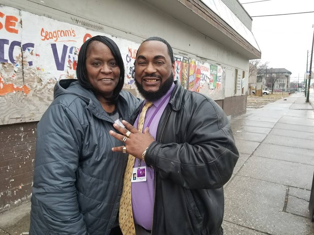 Goldy fish and chicken | restaurant | 3701 W 16th St, Chicago, IL 60623, USA | 8724445990 OR +1 872-444-5990