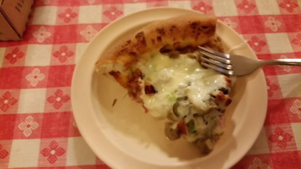 Victors Pizza | restaurant | 110 W Van Dorn Ave, Holly Springs, MS 38635, USA | 6622526500 OR +1 662-252-6500