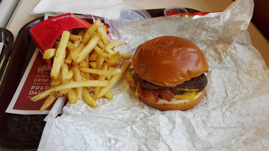 Wendys | restaurant | 617 Warren Ave, Portland, ME 04103, USA | 2072535015 OR +1 207-253-5015