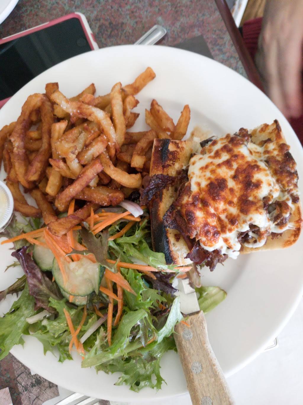 Resto Pub McBroue | restaurant | 329 Rue Victoria, Salaberry-de-Valleyfield, QC J6T 1B3, Canada | 4503710770 OR +1 450-371-0770