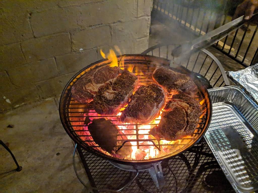 Underdogs Pub | restaurant | 4212 Washington Ave, Houston, TX 77007, USA | 7134105660 OR +1 713-410-5660